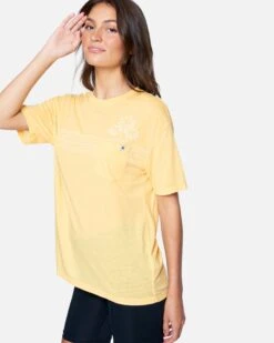 Moop Boyfriend Pocket Tee -Hurley 3hs1610234 cornsilk 3